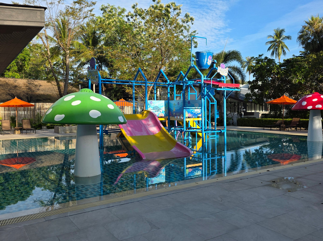 奈阳海滩度假村主图