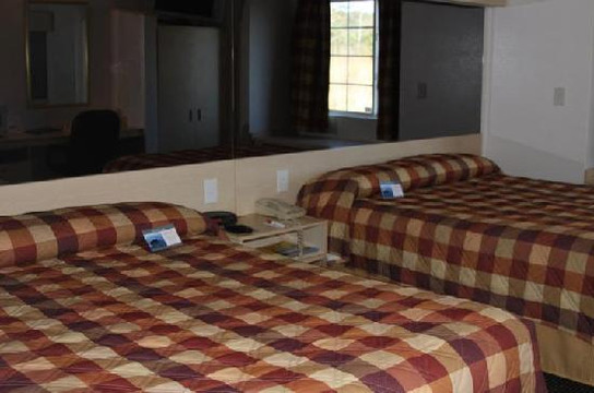 近海岛海滩的沙洛特品质酒店