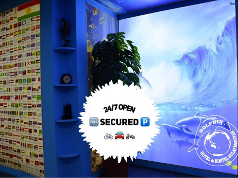 Dolphin Hotel & Hostel