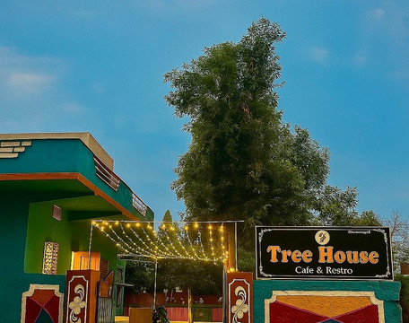 Tree House Cafe & Restro