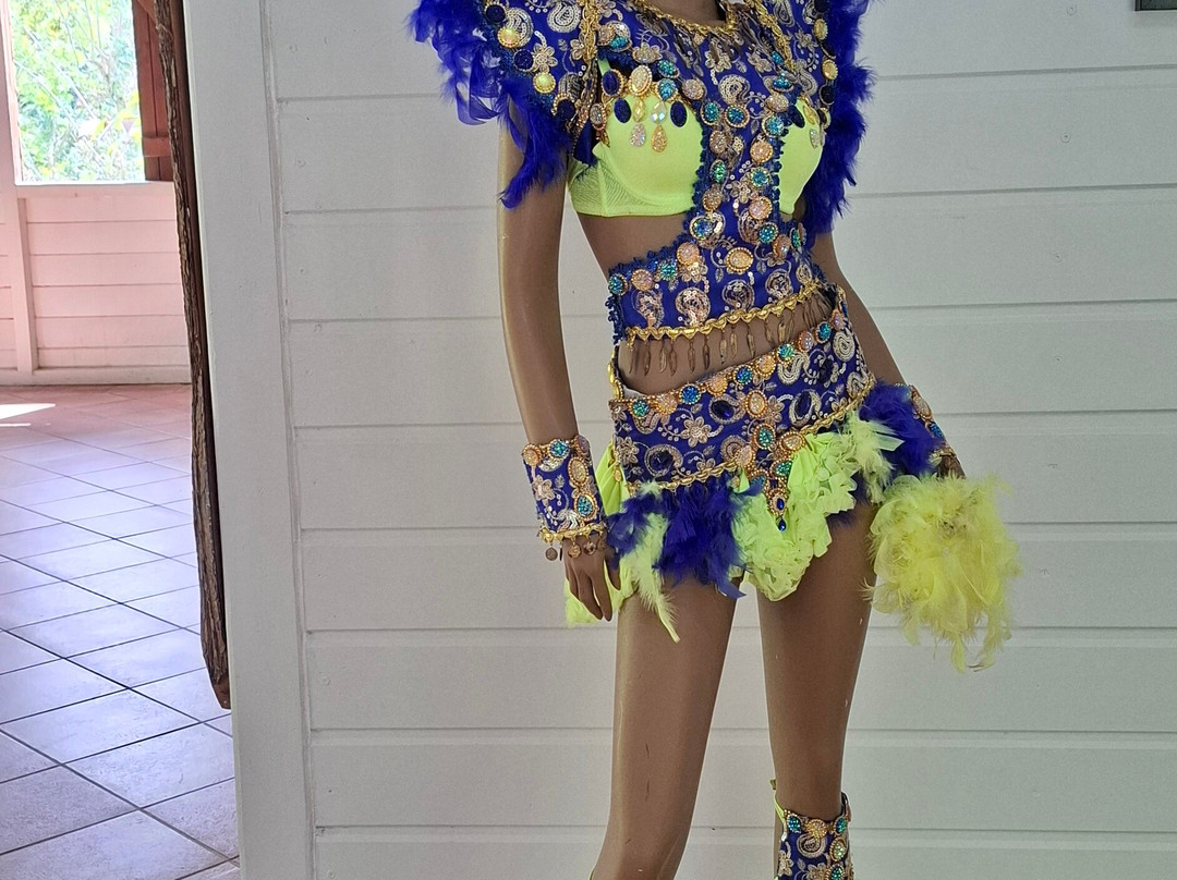 Le Valombreuse Statues