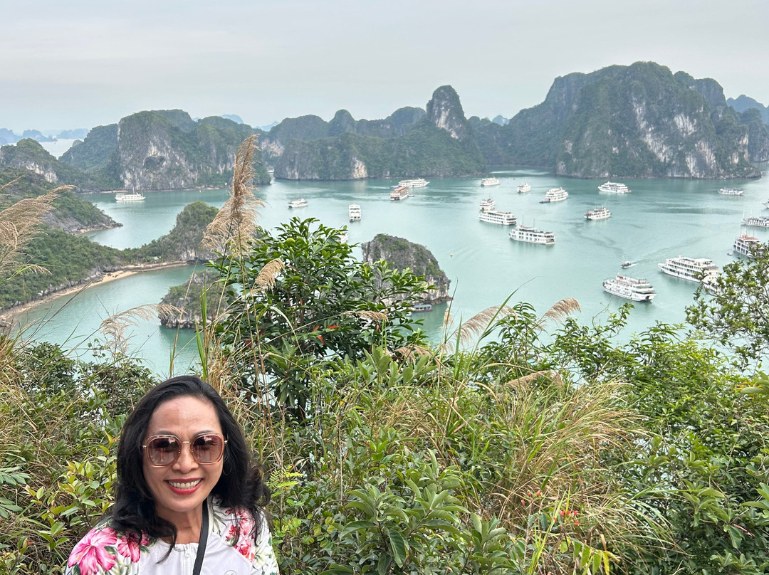 Catherine Cruises-下龙湾必去景点