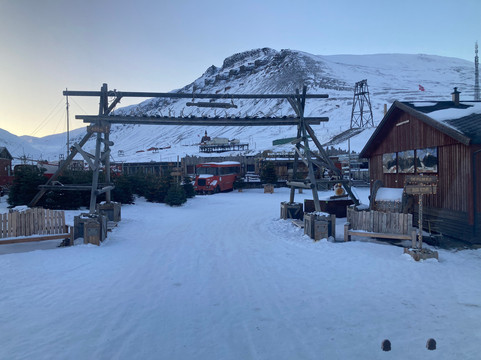 Svalbard Kirke-朗伊尔城必去景点
