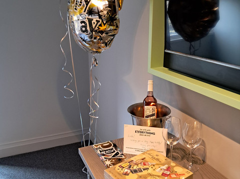 威勒尔乡村酒店主图