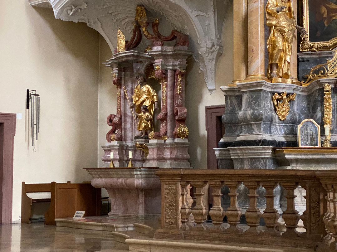 Pfarrkirche Heilig Kreuz-Lauda-Koenigshofen必去景点