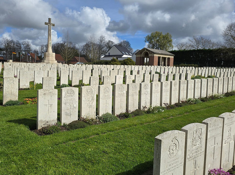 Hooge Crater Cemetery-伊普尔必去景点