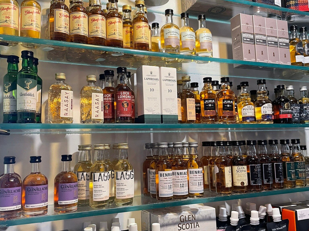 Loch Fyne Whiskies-因弗雷里必去景点