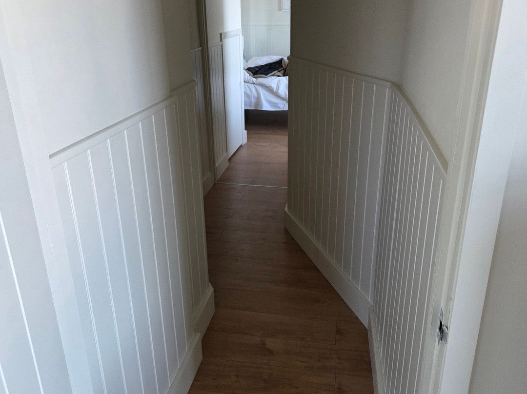 黄金海豚酒店主图