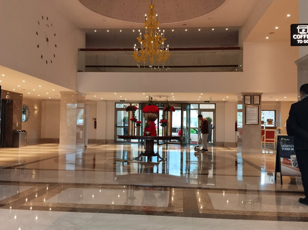 马尔丁温德姆华美达广场酒店主图