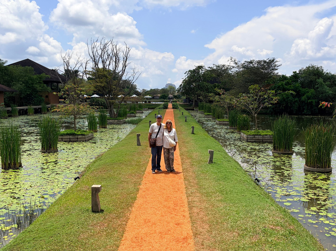 锡吉里耶水园酒店主图