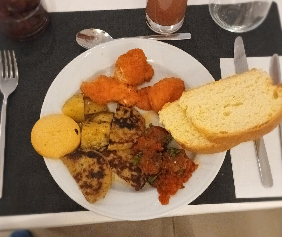 埃克罗特尔埃利亚海滩酒店主图