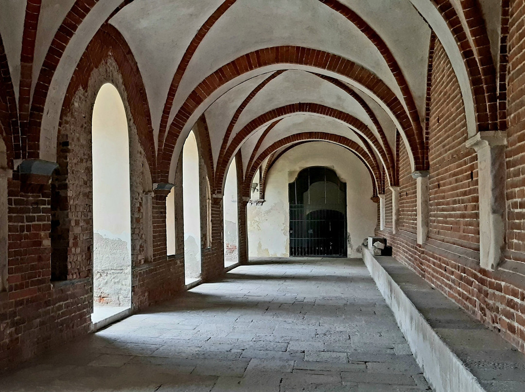 Abbazia Santa Maria di Morimondo-Morimondo必去景点