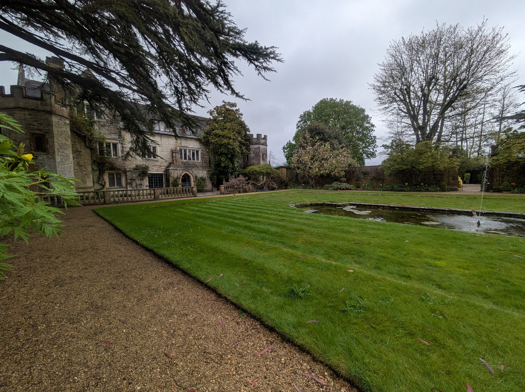 Athelhampton House and Gardens-多切斯特必去景点