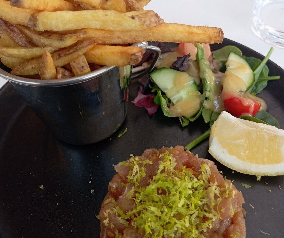 Les Portes-en-Re餐馆和美食-Le Bout Du Monde