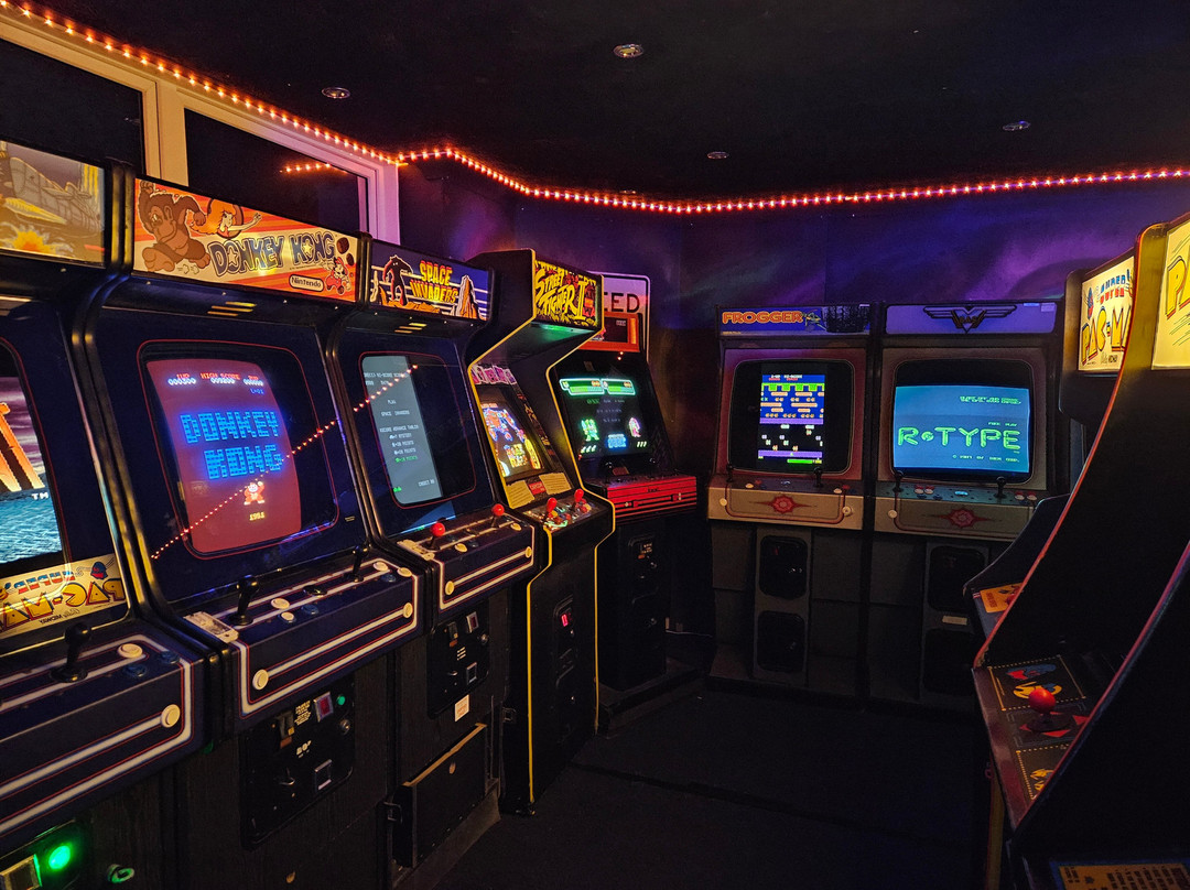 Insanity Gaming Arcade-普尔必去景点