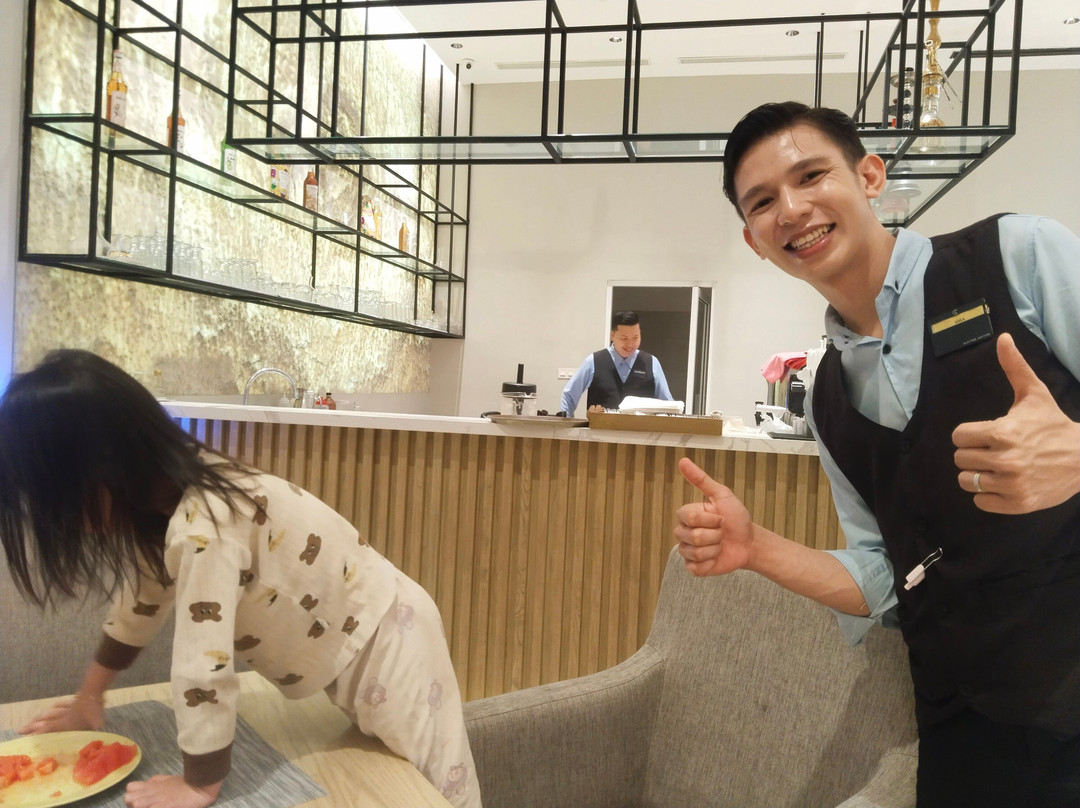 金色郁金香酒店-坤甸主图