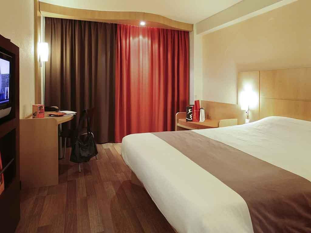 宜必思布拉加中心酒店主图