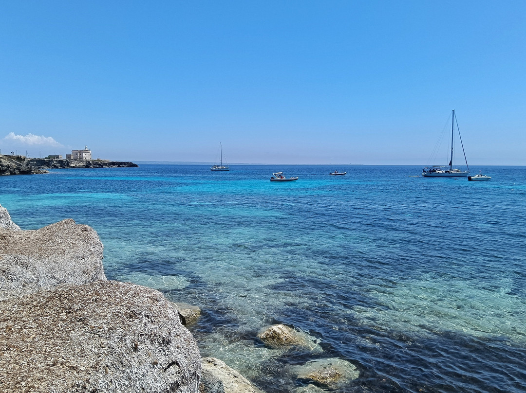Scogliera Cala Azzurra-法维格纳纳必去景点
