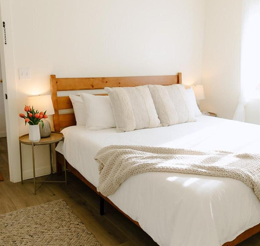 Cozy Downtown Havens