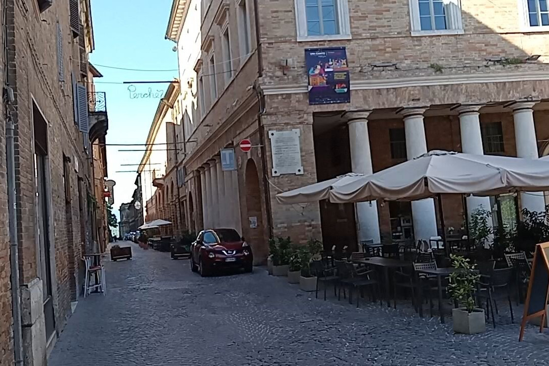 Piazza della Repubblica-乌尔比诺必去景点