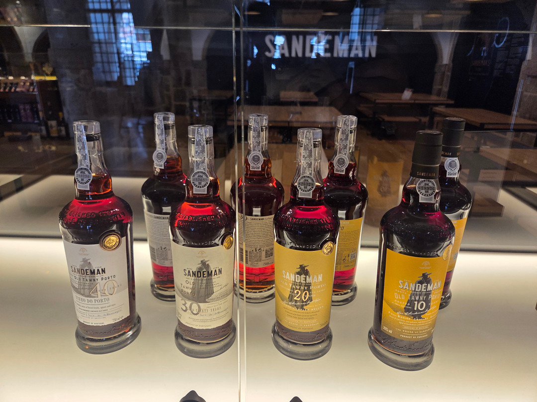 桑德曼酒窖-加亚新城必去景点