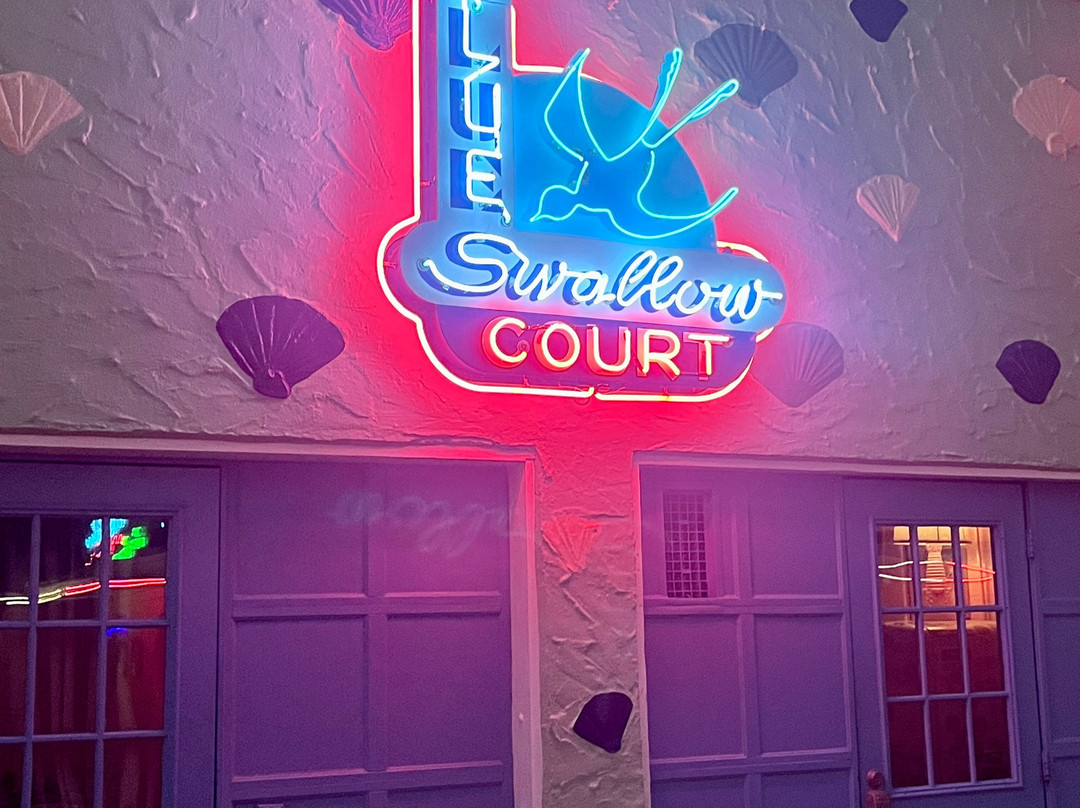 Blue Swallow Motel主图