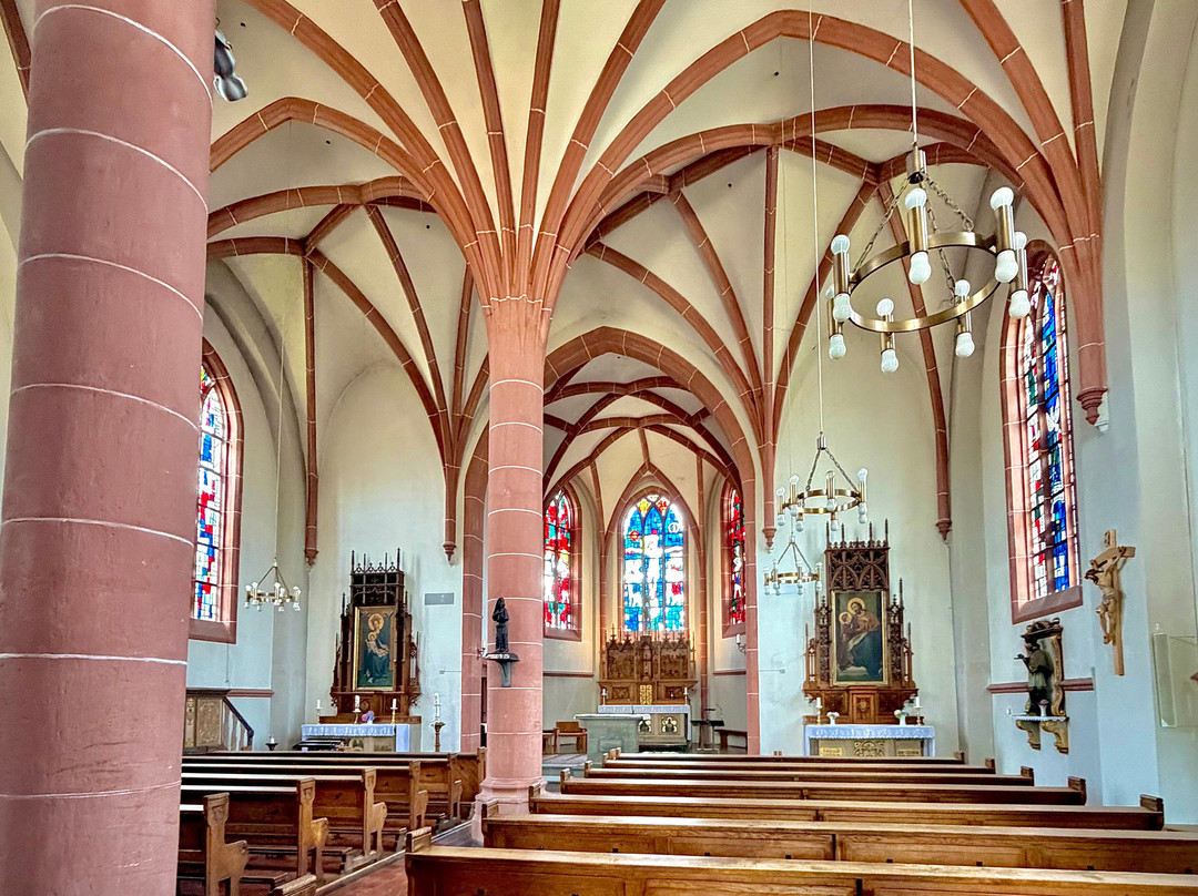 Katholische Pfarrkirche St. Johannes Nepomuk in Kripp-雷马根必去景点