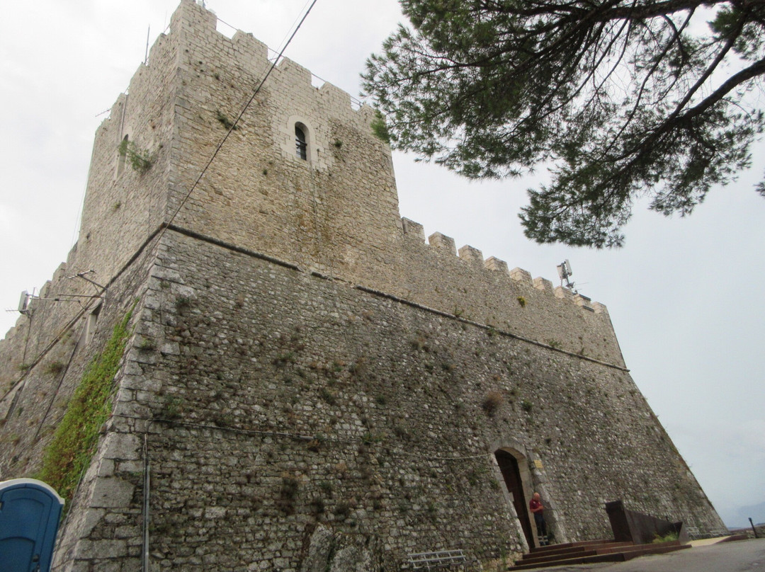 Castello Monforte-坎波巴索必去景点