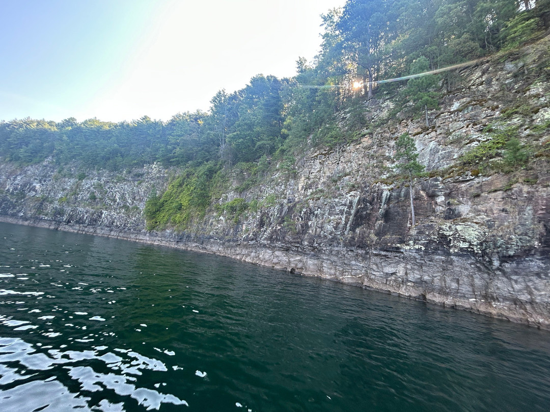 Jocassee Lake Tours-Salem必去景点