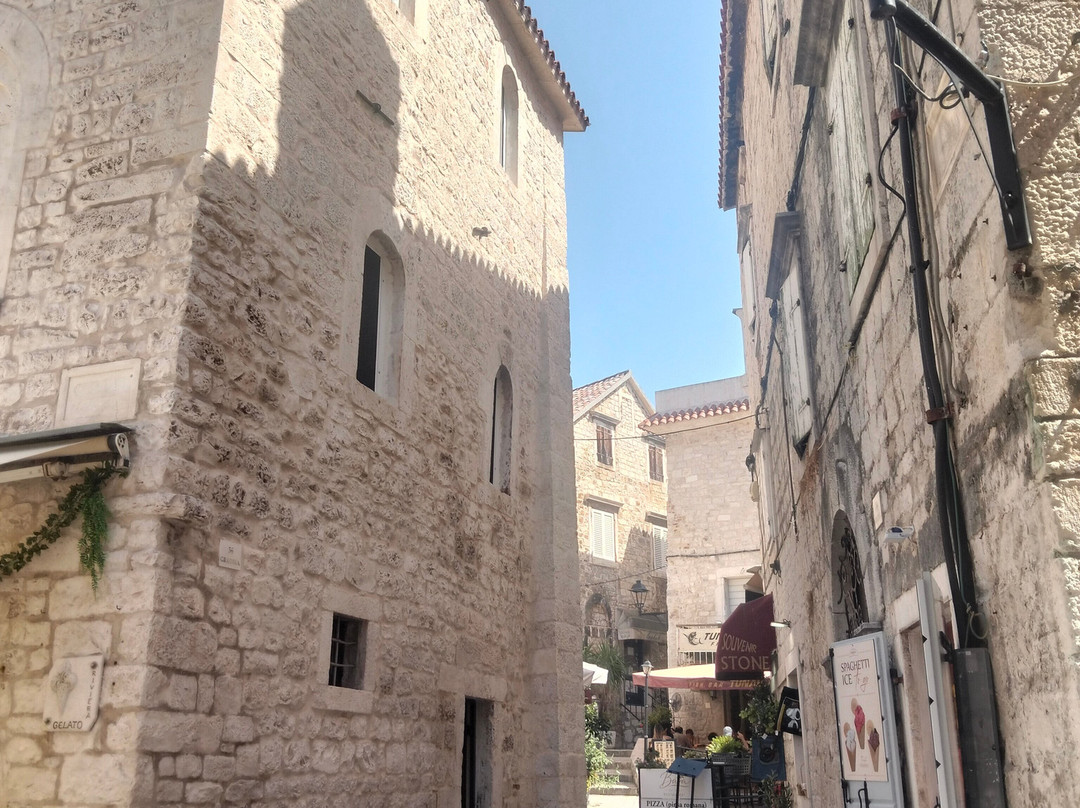 特罗吉尔古城-特罗吉尔必去景点