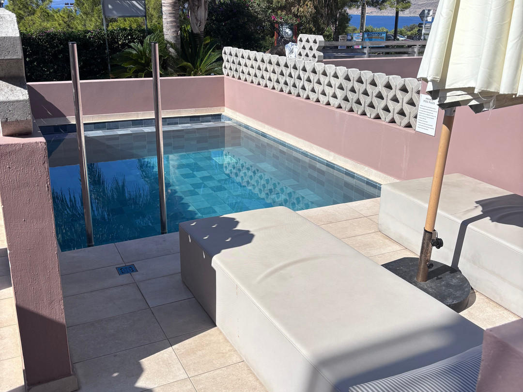 Finas Hotel & Apartments主图