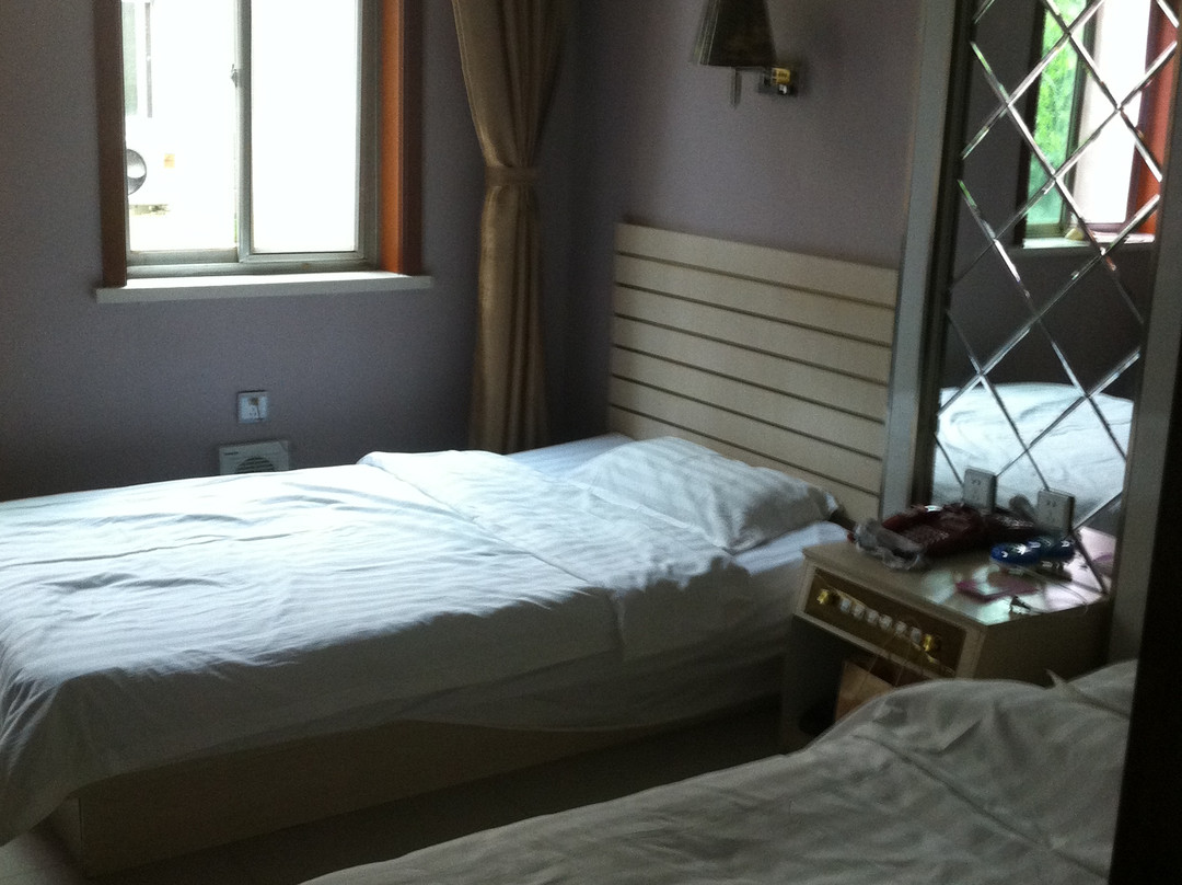 利华假日酒店主图