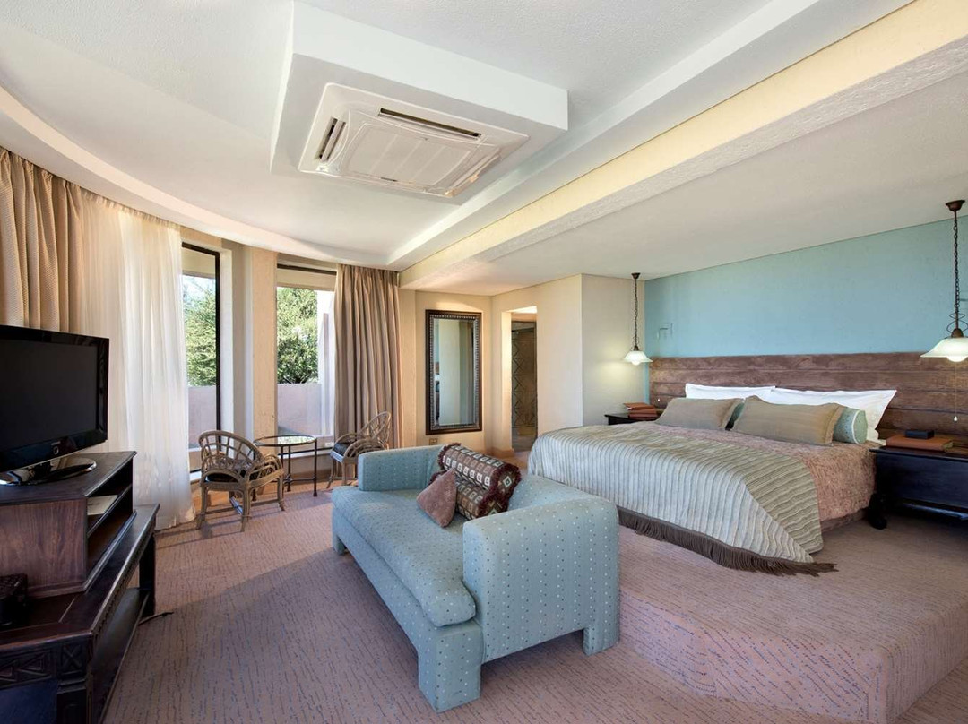 Windhoek Country Club Resort主图