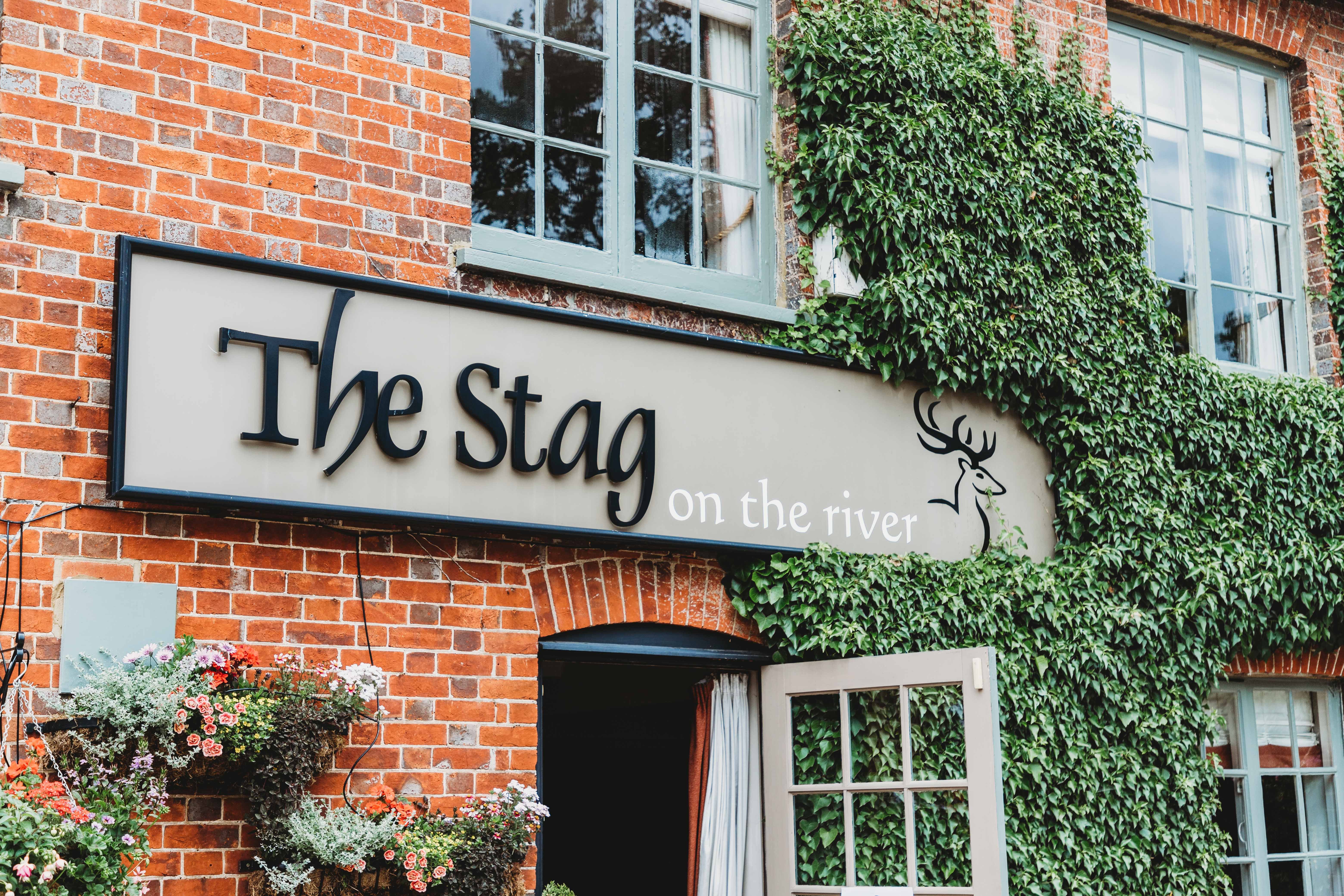 The Stag on the River-官方