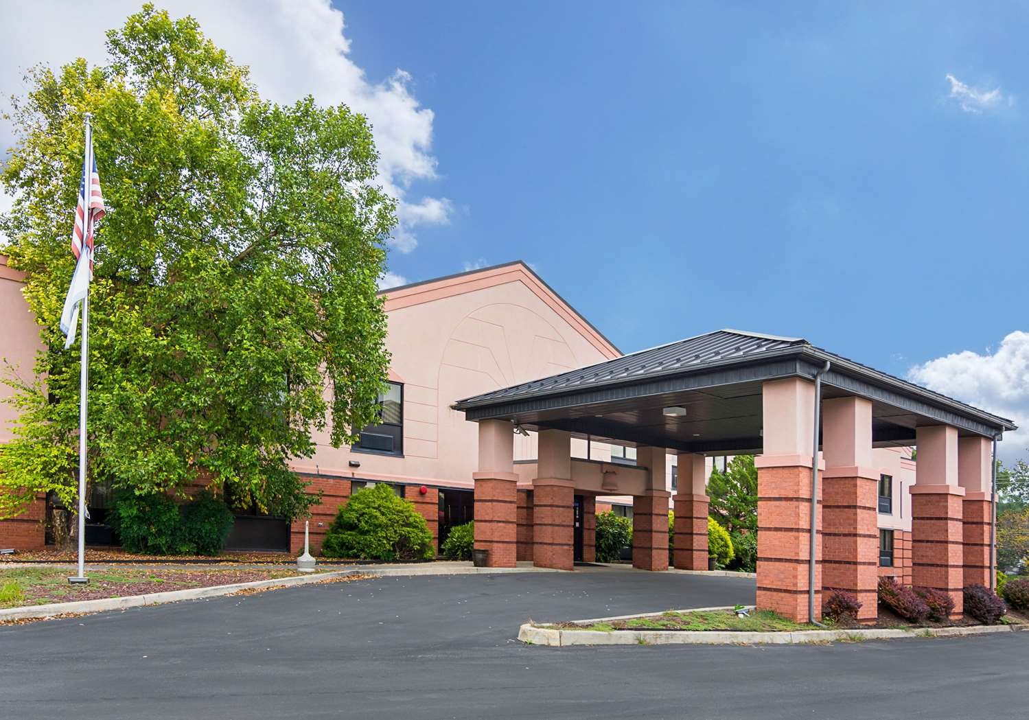 Quality Inn & Suites Kearneysville - Martinsburg-官方