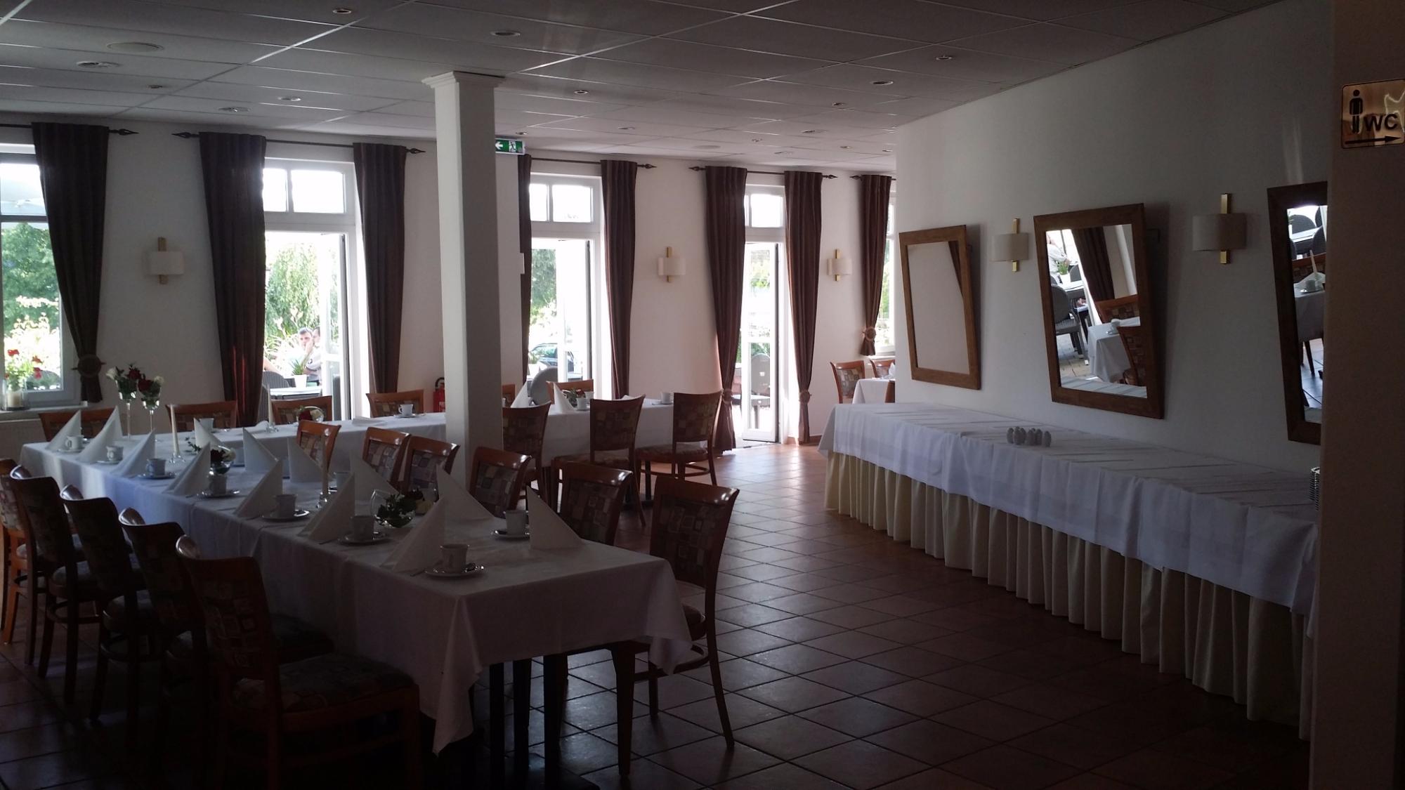 Historisches Landhaus Hotel Prinz Albrecht-餐饮