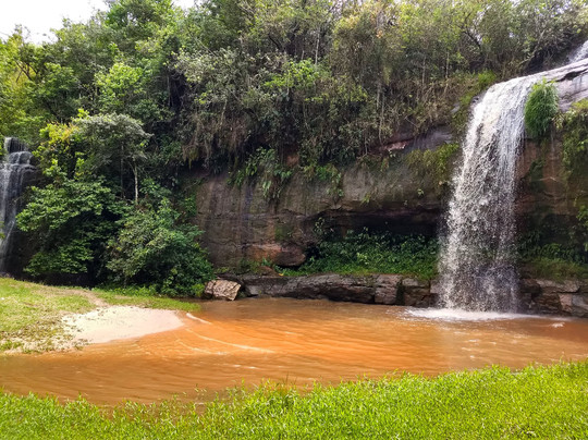 Guaranesia旅游景点-Cachoeira da Retífica