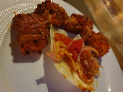 The Red Maple Hill Hotel主图