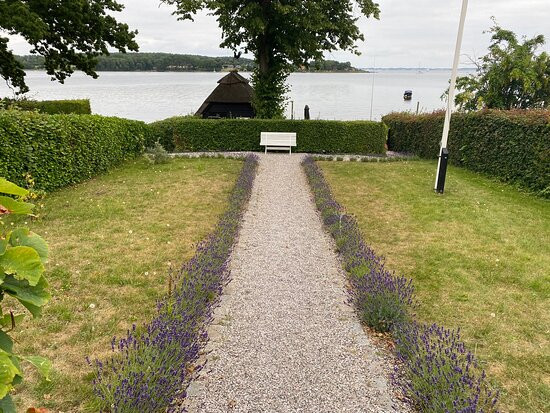 Troense Bed and Breakfast by the sea主图