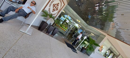 Hotel Fray Junipero Serra主图