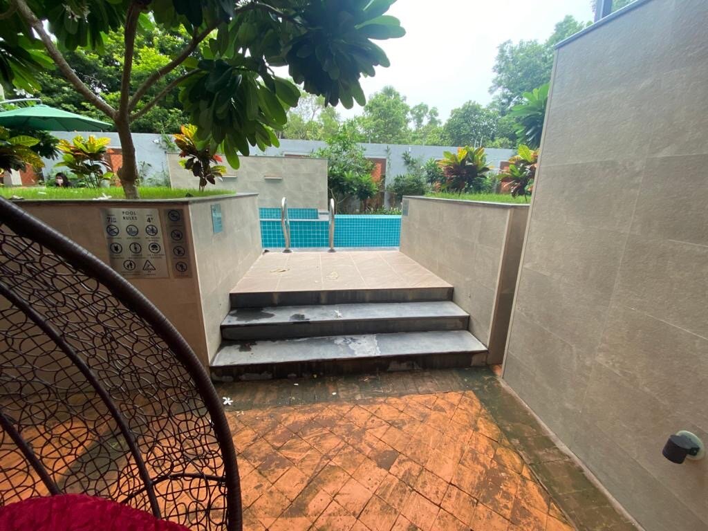 Abhyagama Hotel-泳池