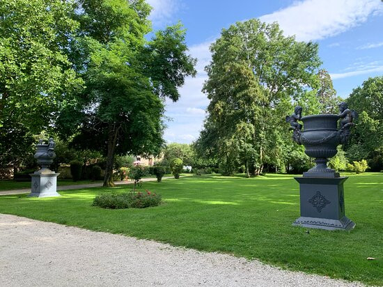 Château de Montabert主图