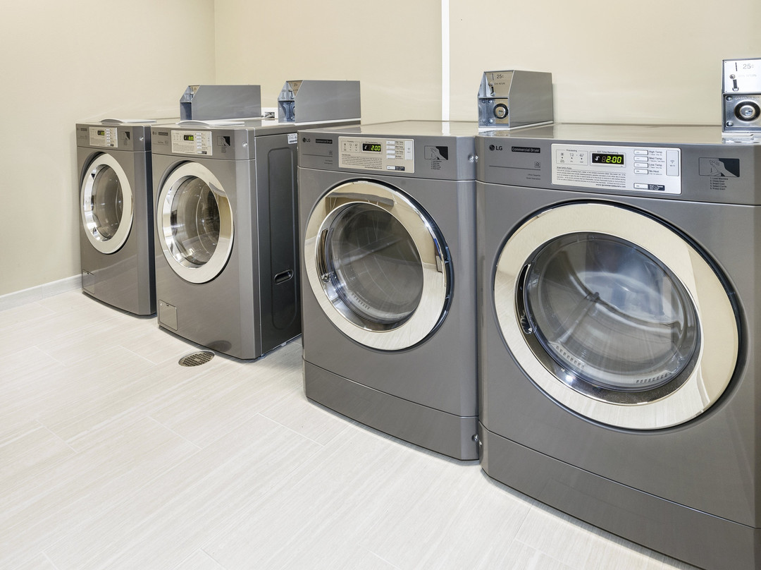 Holiday Inn Express & Suites Hudson I-94 By IHG主图