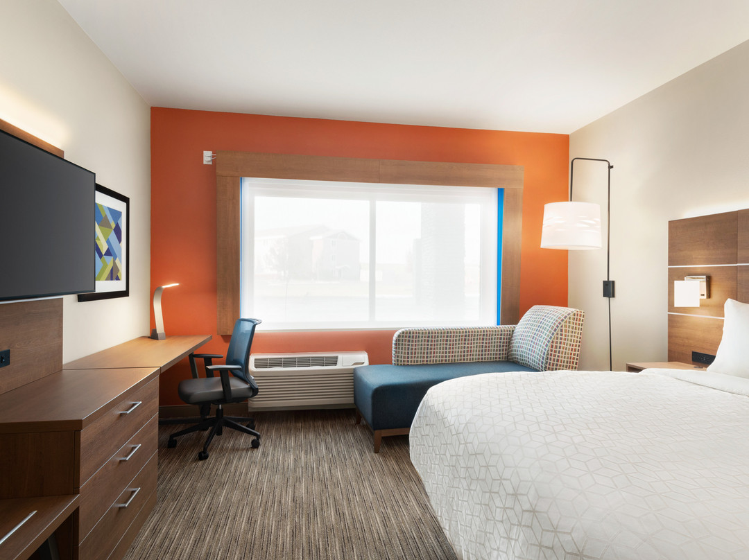 Holiday Inn Express & Suites Beaver Dam By IHG主图