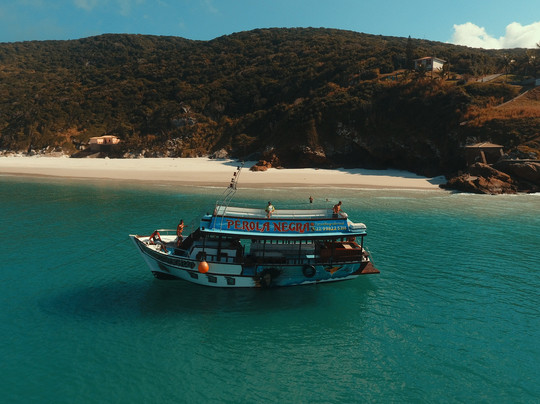 Barco Perola Negra-阿拉伊阿尔港必去景点