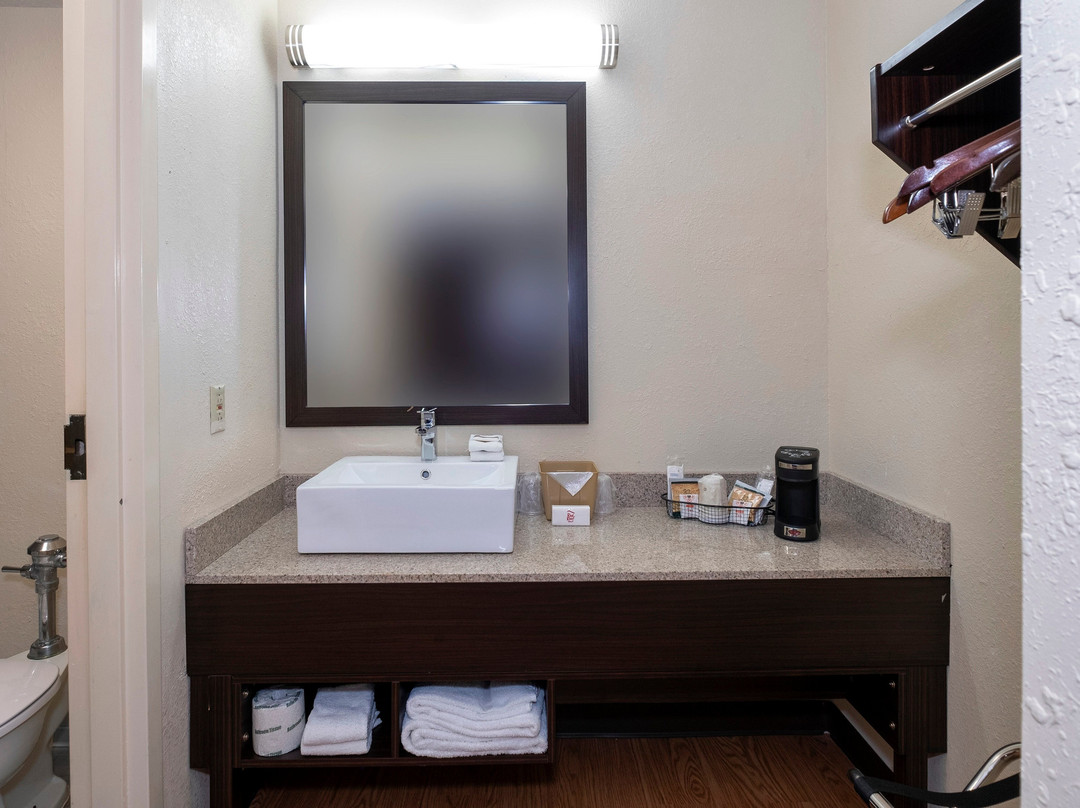 Red Roof Inn Kenly - I-95主图