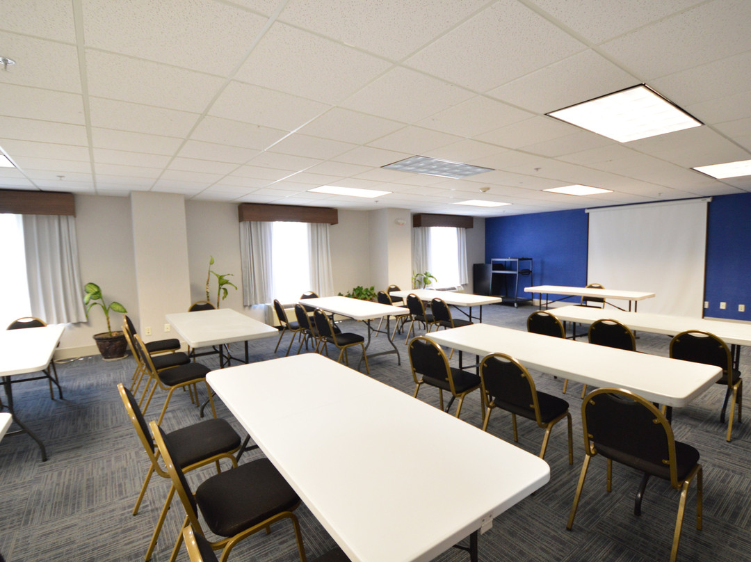 Holiday Inn Express Toledo-oregon By IHG主图