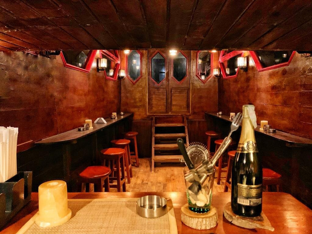 Bis Boat Bar & Lounge