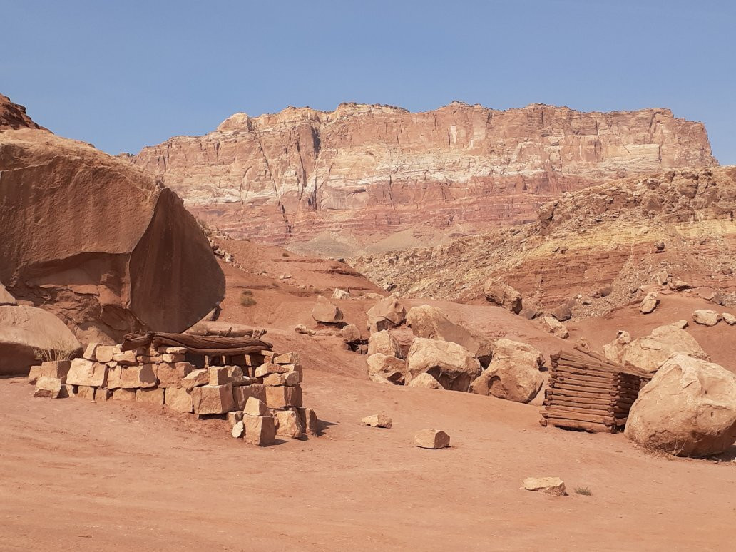 红崖国家保护区-佩吉必去景点