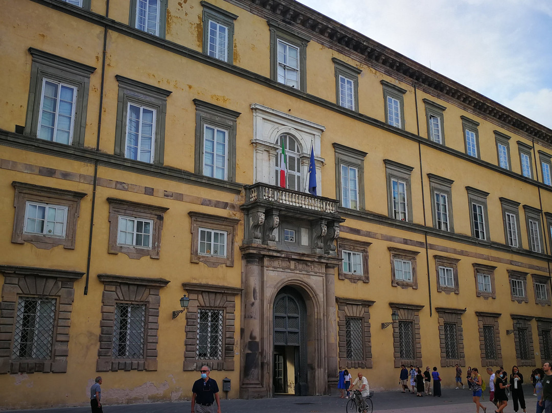 Piazza Napoleone-卢卡必去景点